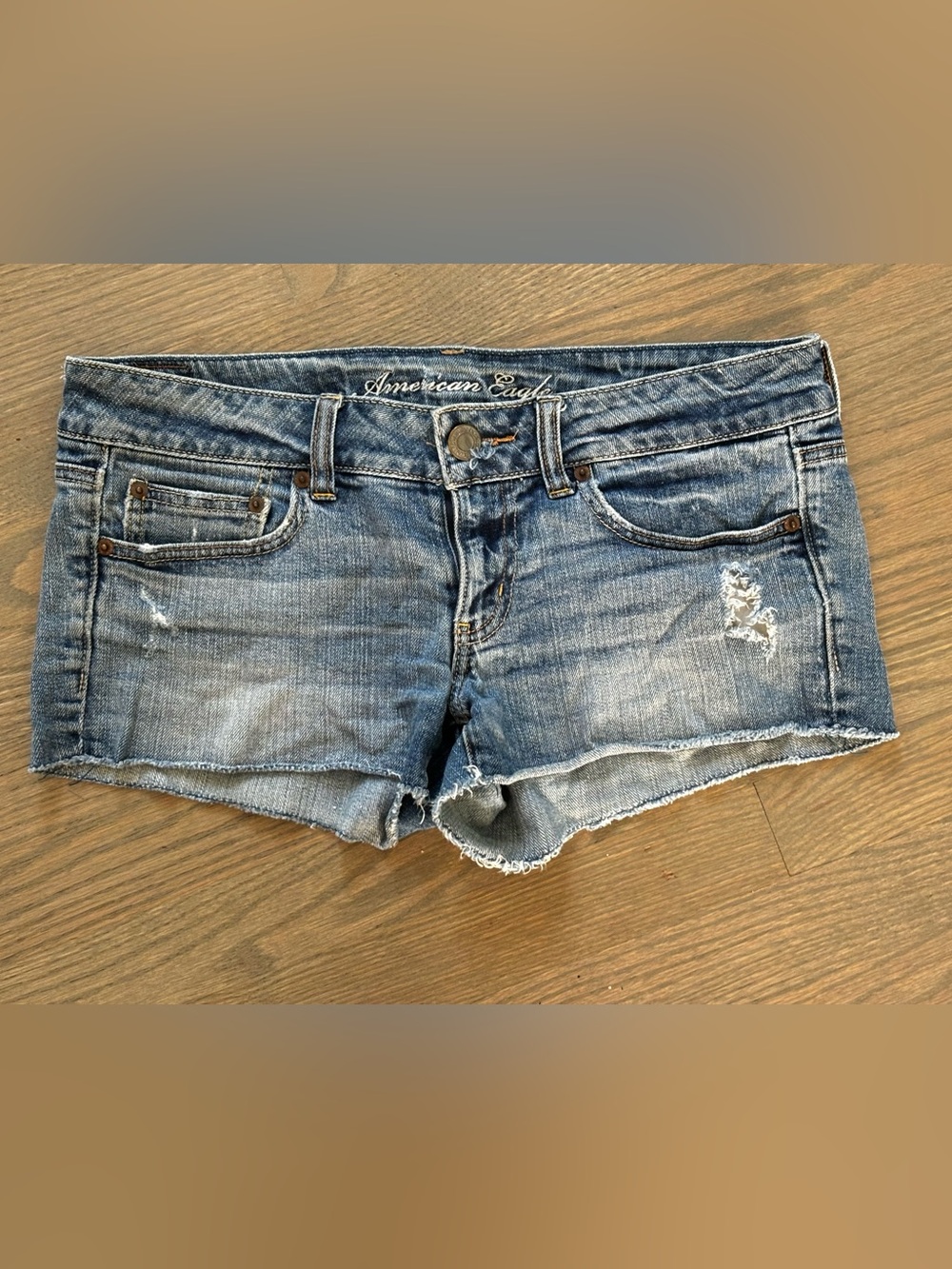 Vintage Y2K American Eagle low rise mini cut off denim jean shorts women’s 6